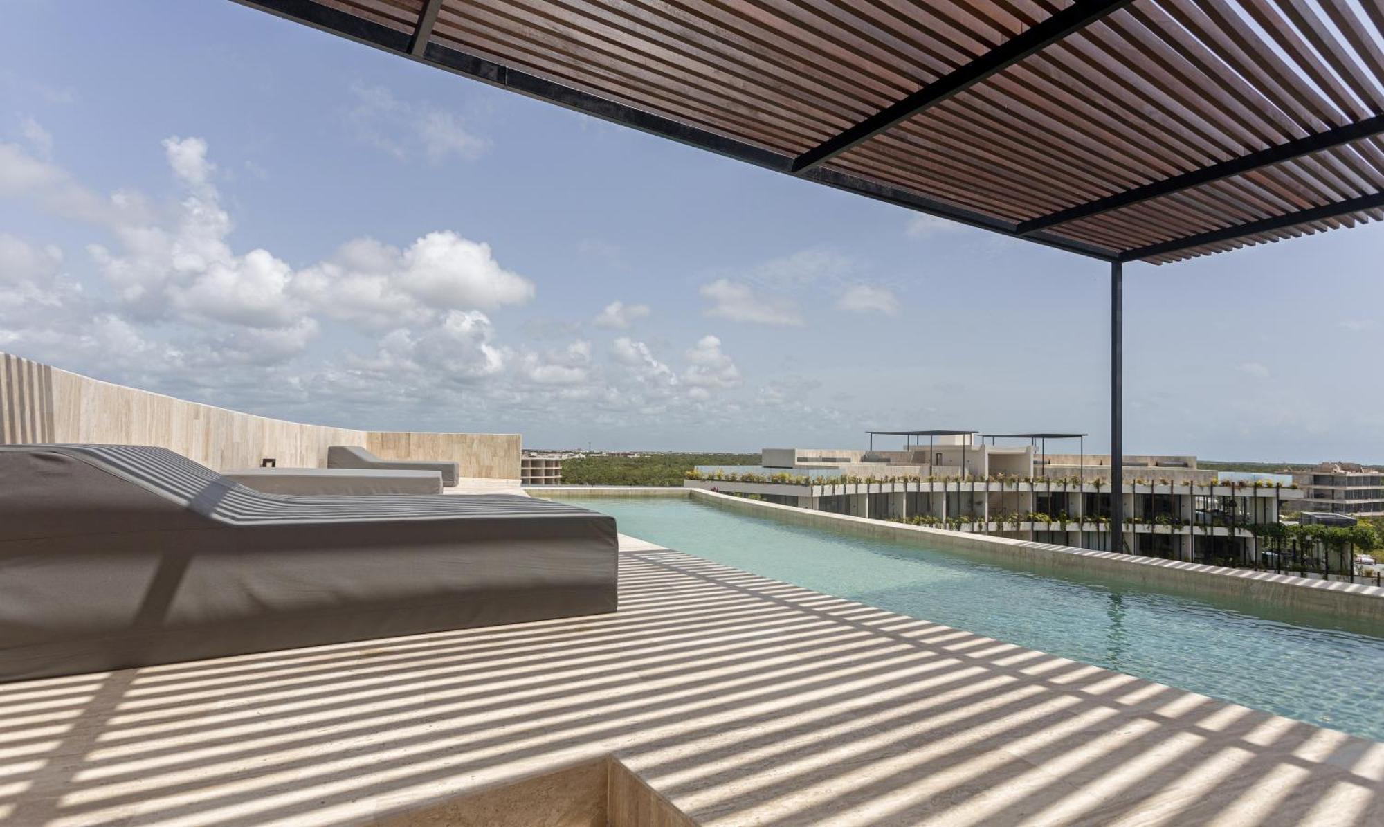 Jungle Luxury Pools, Gym & Apartamento